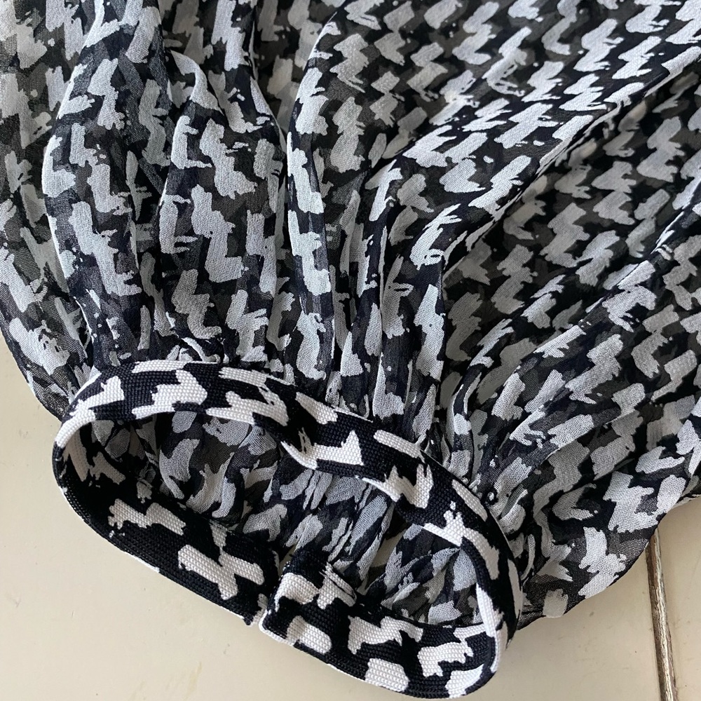 Diane Von Furstenberg Black and White Mini Wrap Dress - Picture 8 of 15